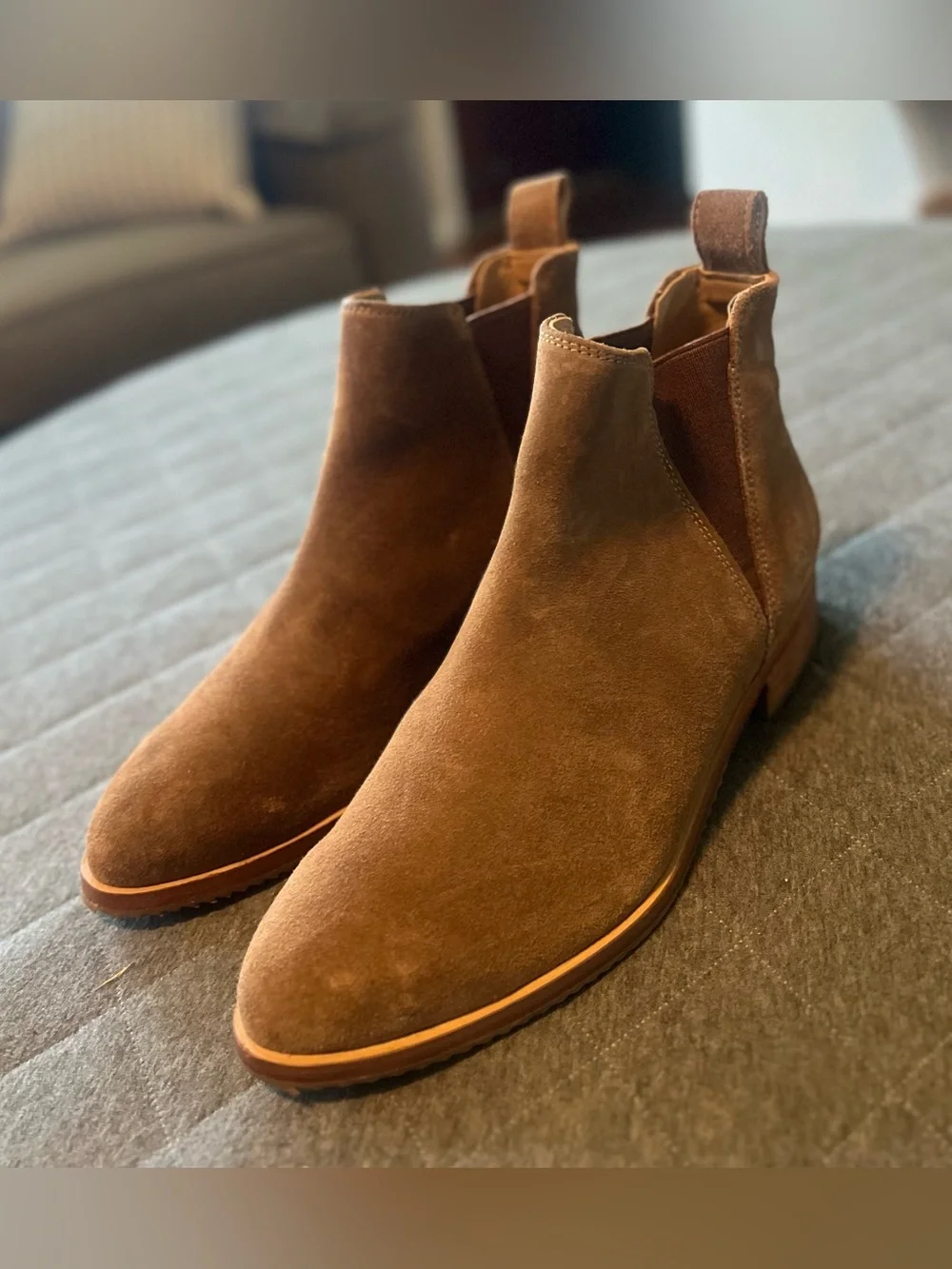NISOLO Sz 9 Eva Everyday Brown Suede Chelsea Ankle Boots Orig $228 Exc Cond